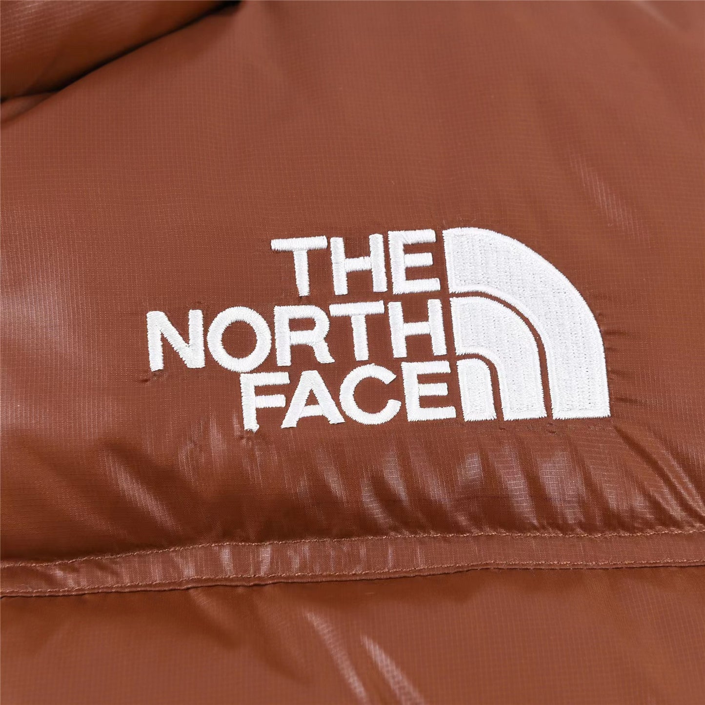 Chaqueta pluma The North Face 1996 Retro Nuptse Cropped Mujer